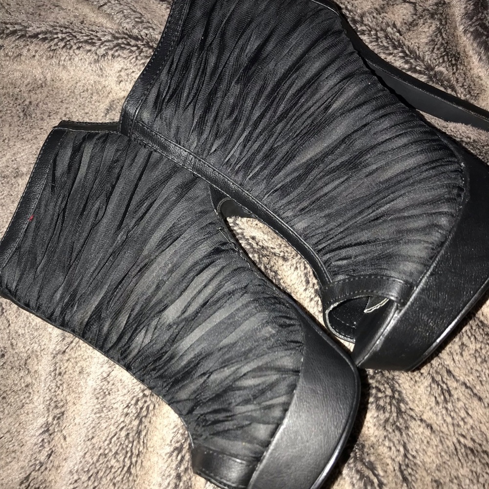 Black heeled shoes!